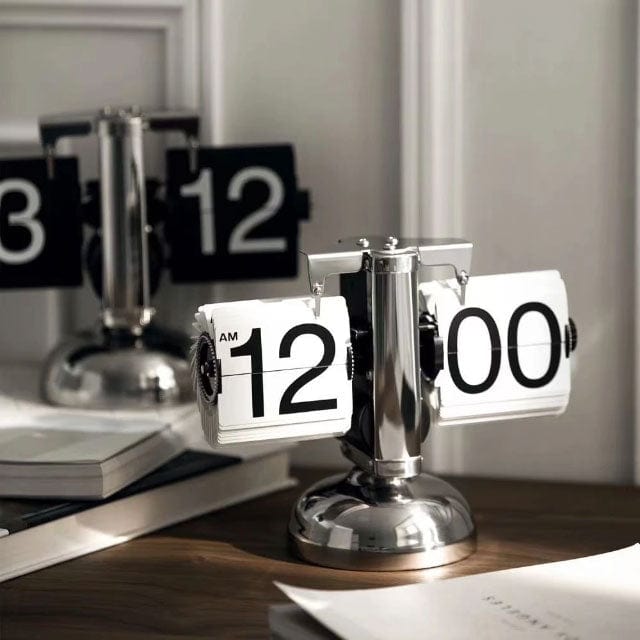 Gadgets d'Eve Décoration CLOCKY™ : Horloge à Bascule Automatique